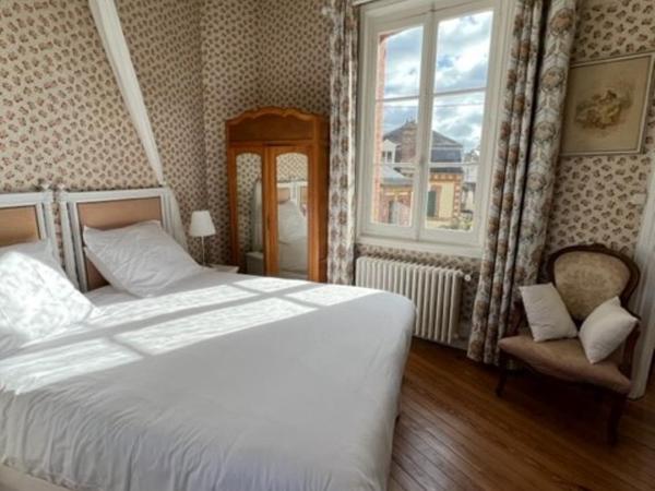 La Villa L'Argentine : photo 5 de la chambre petite chambre double