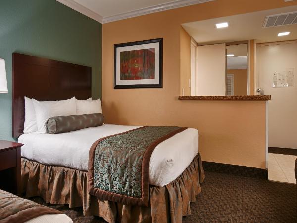 Best Western Plus Casino Royale - Center Strip : photo 3 de la chambre chambre double - accessible aux personnes à mobilité réduite (aucuns frais de service + parking gratuit)