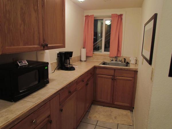 True North Motel : photo 3 de la chambre suite lit queen-size 1 chambre