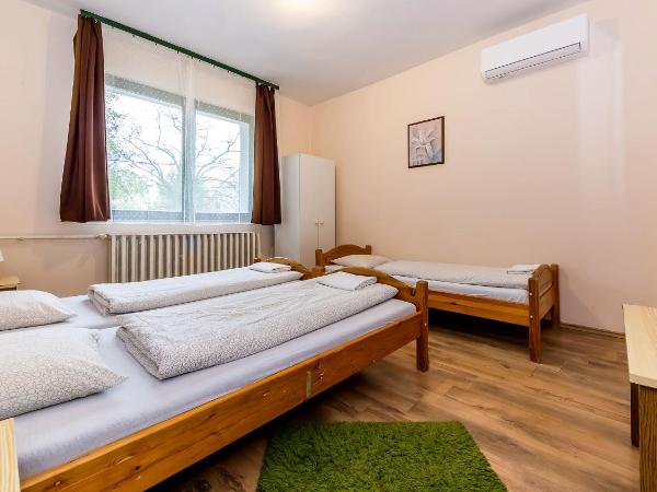 Csillagtúra Panzió : photo 1 de la chambre chambre triple avec salle de bains