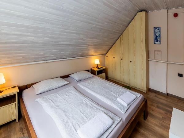 Csillagtúra Panzió : photo 3 de la chambre chambre standard lit queen-size