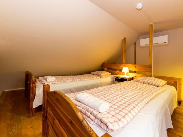 Csillagtúra Panzió : photo 8 de la chambre appartement avec balcon