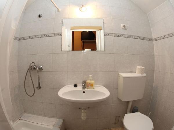 Csillagtúra Panzió : photo 4 de la chambre chambre lits jumeaux Économique