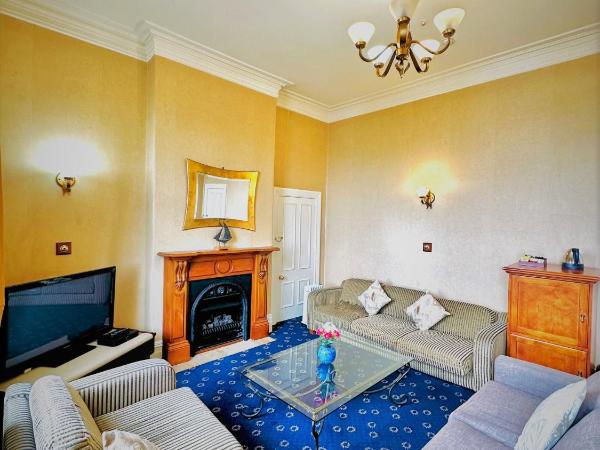 The Esplanade Hotel : photo 3 de la chambre suite 1 chambre - vue sur port