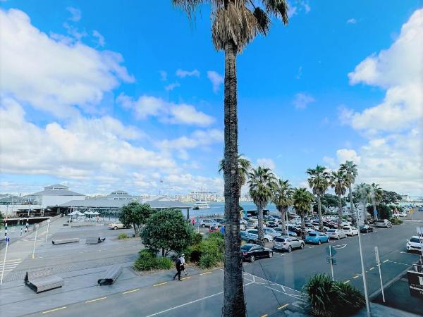 The Esplanade Hotel : photo 7 de la chambre chambre supérieure lit king-size avec véranda - vue sur port