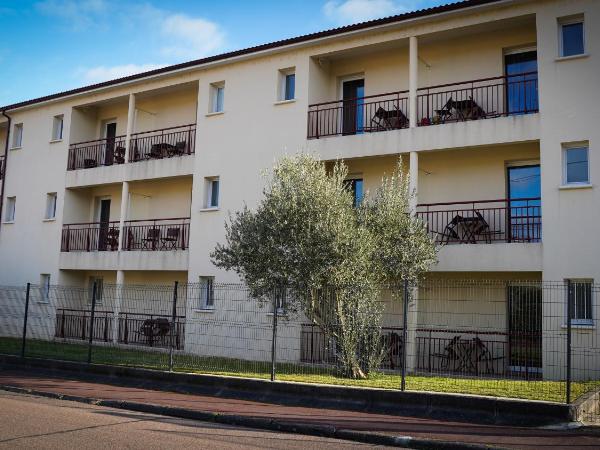 Apparts Confort 87 : photo 8 de la chambre appartement avec balcon