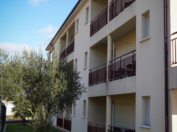 Apparts Confort 87 : photo 9 de la chambre appartement avec balcon