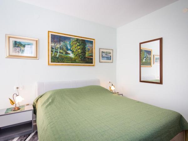 Villa Matohanca : photo 2 de la chambre chambre double ou lits jumeaux - vue sur jardin