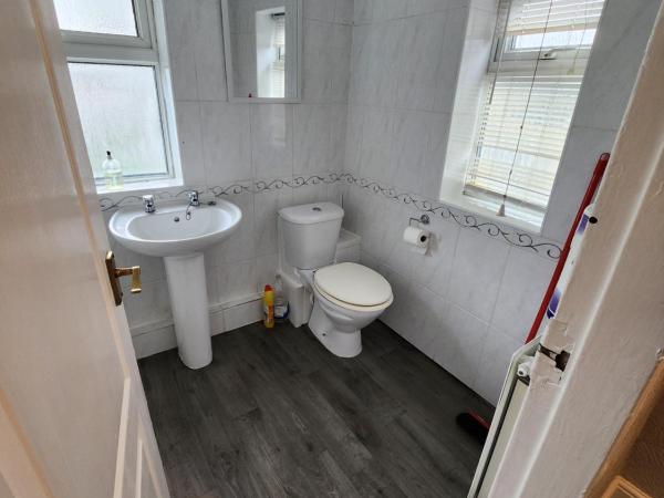 Fox Hollies Shared House : photo 9 de la chambre chambre double avec salle de bains commune