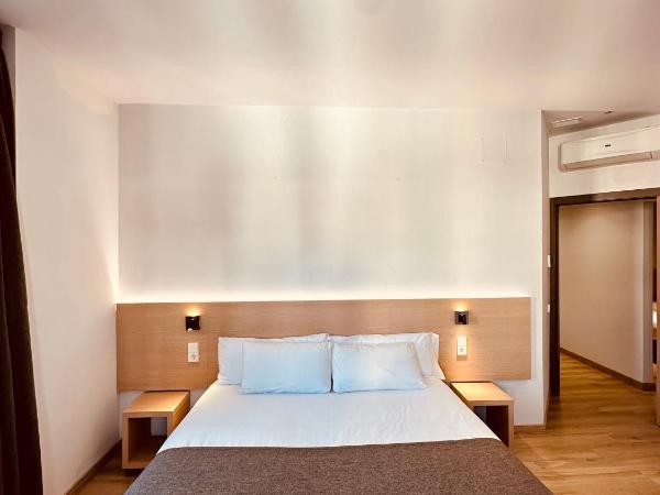 Hostal Abadia Madrid : photo 7 de la chambre chambre double supérieure - vue sur ville