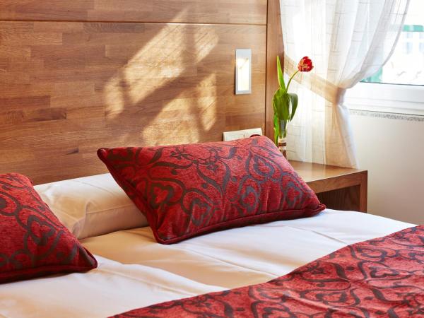 Mapoula PR Boutique : photo 2 de la chambre chambre double - vue sur rue