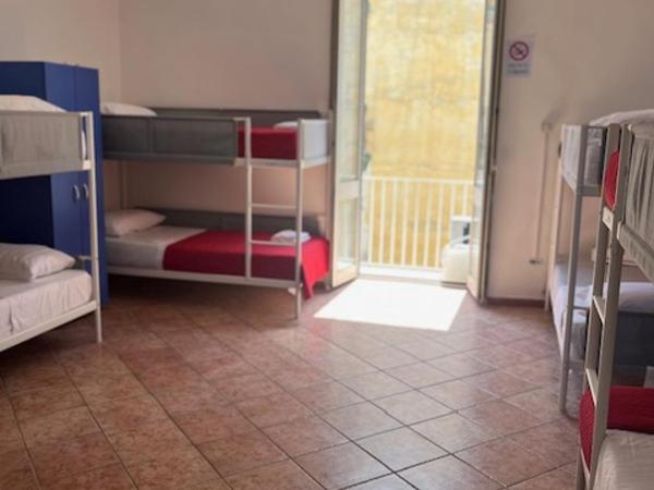 Coremi : photo 1 de la chambre lit simple dans dortoir pour femmes