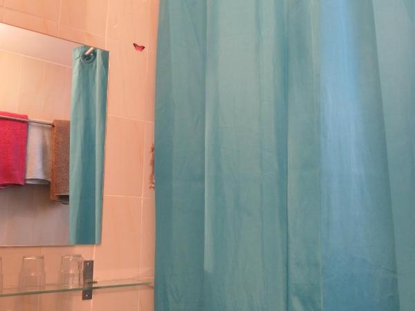 Hostal L'Alba : photo 1 de la chambre chambre familiale avec terrasse 