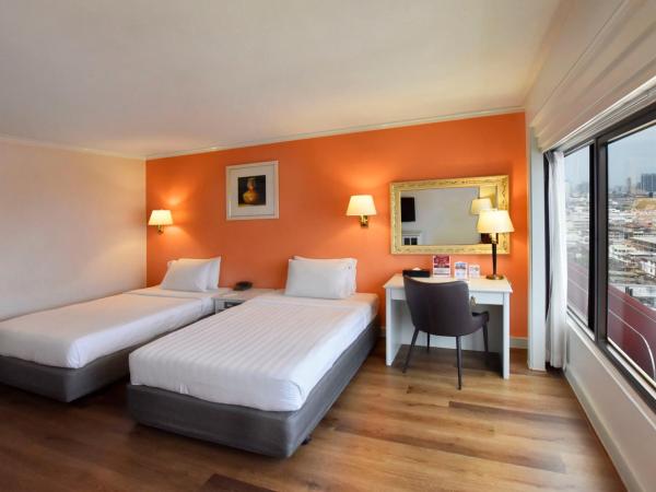 Grand China Bangkok : photo 3 de la chambre hébergement lits jumeaux deluxe - vue sur rivière