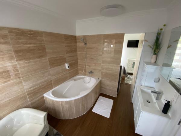 Éjjeli Bagoly Étterem és Panzió : photo 3 de la chambre studio double deluxe
