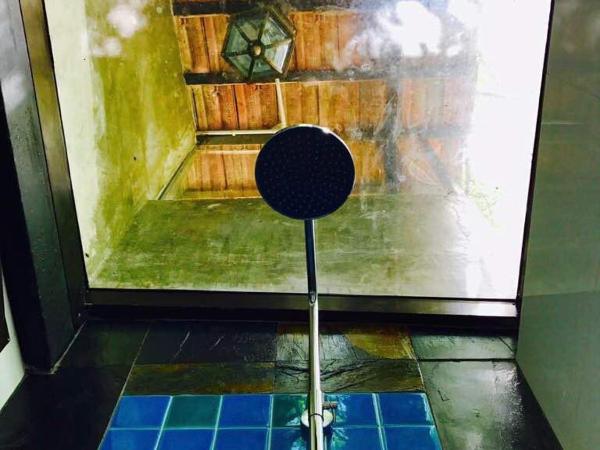 Casugria Dutch Residence 1810 : photo 6 de la chambre chambre familiale - vue sur jardin