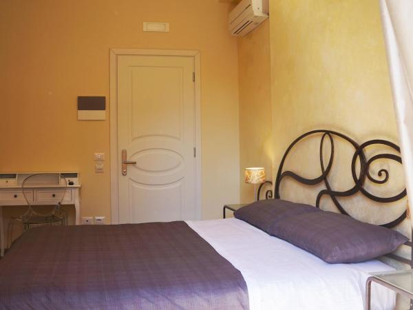 B&B Terrazza Belfiore : photo 7 de la chambre chambre double supérieure avec balcon