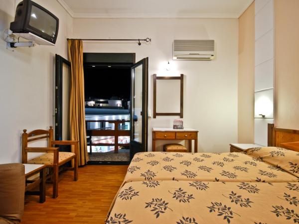 Hotel Coronis : photo 5 de la chambre chambre double - vue sur port