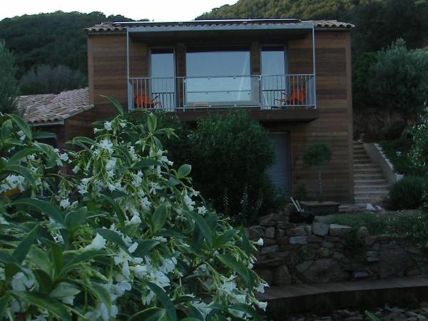 Chambres d'Hôtes Littariccia : photo 6 de la chambre chambre double avec balcon - vue sur mer