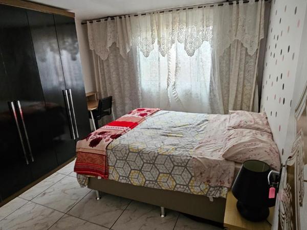 Hostel AJBJ Turismo : photo 2 de la chambre chambre double avec salle de bains privative extérieure