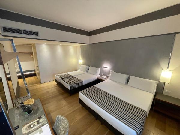 Hotel Orto de' Medici : photo 1 de la chambre chambre quadruple