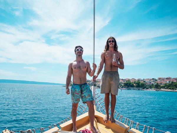 Rhythm Floating Accom - Zadar : photo 1 de la chambre lit simple dans dortoir pour hommes