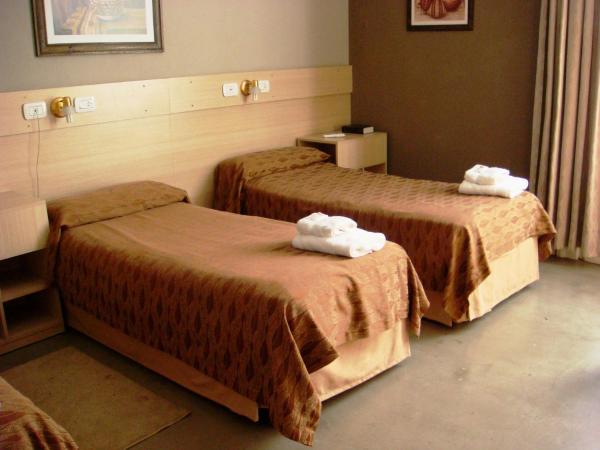 Hagoth Hostel : photo 1 de la chambre chambre lits jumeaux avec salle de bains commune
