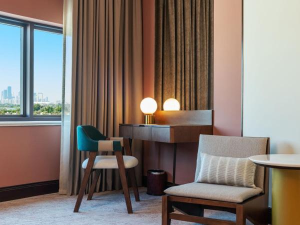 Le Meridien Fairway : photo 4 de la chambre chambre deluxe - accès/transferts gratuits espace piscine meridien dubai hotel & conference, 30 % de réduction tous bar/restaurants