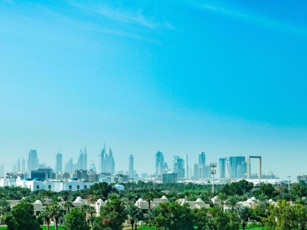 Le Meridien Fairway : photo 3 de la chambre chambre deluxe - accès/transferts gratuits espace piscine meridien dubai hotel & conference, 30 % de réduction tous bar/restaurants