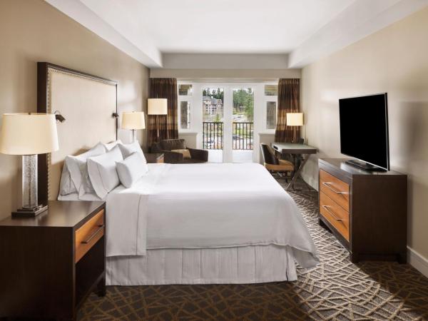 The Westin Bear Mountain Resort & Spa, Victoria : photo 1 de la chambre suite 1 chambre et 2 pièces avec cheminée - clubhouse - vue sur complexe