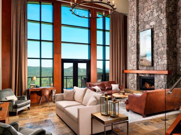 The Westin Bear Mountain Resort & Spa, Victoria : photo 2 de la chambre one-bedroom presidential king suite with sofa bed and golf view