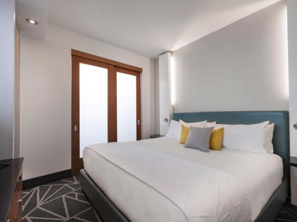 Warwick Le Crystal - Montréal : photo 1 de la chambre suite junior