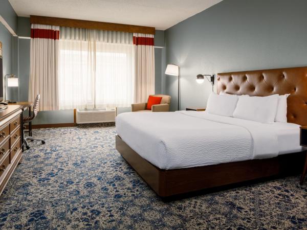 Four Points by Sheraton Louisville Airport : photo 2 de la chambre chambre lit king-size