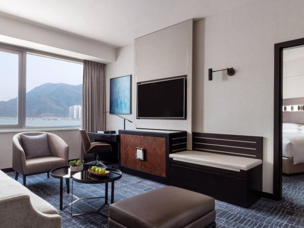 Hong Kong SkyCity Marriott Hotel : photo 2 de la chambre suite lit king-size avec accès au salon exécutif