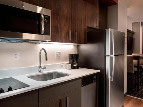 Residence Inn by Marriott Seattle Downtown Convention Center : photo 2 de la chambre studio lit king-size avec canapé-lit