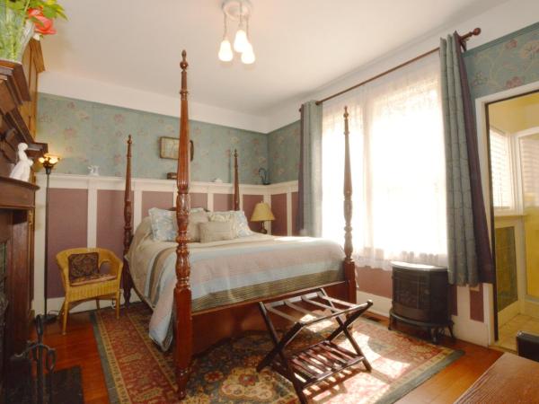 Marketa's Bed and Breakfast : photo 3 de la chambre chambre standard lit queen-size