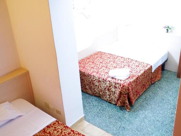 Hotel Centrale : photo 2 de la chambre chambre quadruple