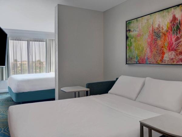Springhill Suites Jacksonville : photo 2 de la chambre suite lit king-size avec canapé-lit