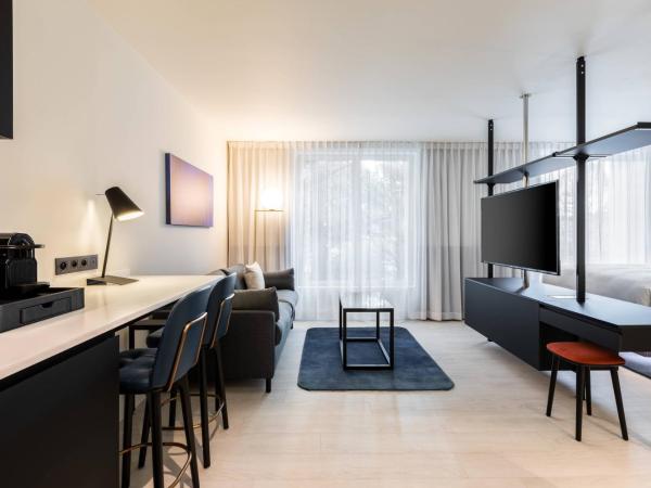 Residence Inn Ghent by Marriott : photo 2 de la chambre studio lit king-size deluxe avec canapé-lit