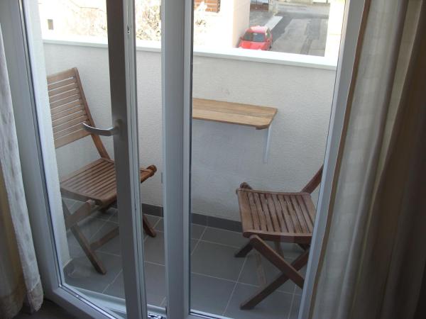 Guest House Dragić - Anex : photo 2 de la chambre chambre double deluxe avec balcon