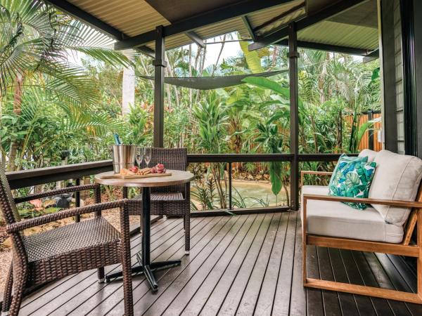 Palms City Resort : photo 7 de la chambre villa palms avec bain à remous extérieur