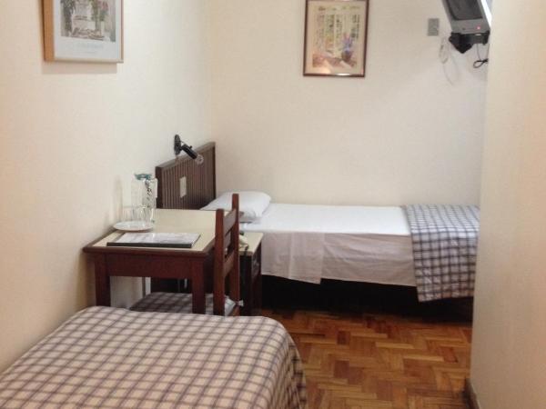 Hotel São Bento : photo 2 de la chambre chambre lits jumeaux basique