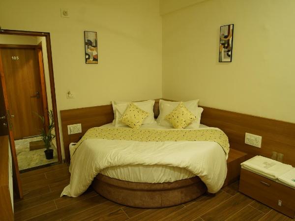 HOTEL RICHIE RICH : photo 1 de la chambre chambre lit queen-size deluxe