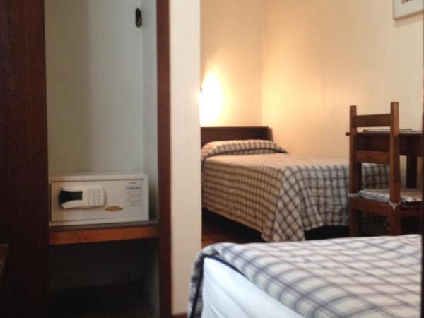 Hotel São Bento : photo 3 de la chambre chambre lits jumeaux basique