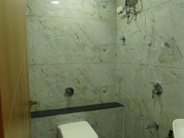 HOTEL RICHIE RICH : photo 5 de la chambre chambre lit queen-size deluxe