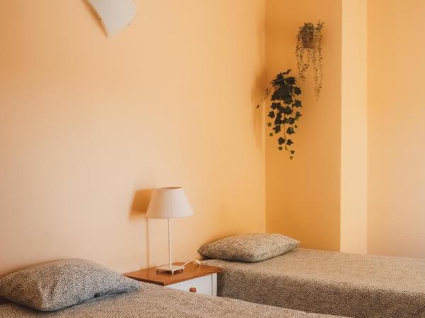 PKSC - Surfers Beach House : photo 4 de la chambre chambre lits jumeaux avec balcon