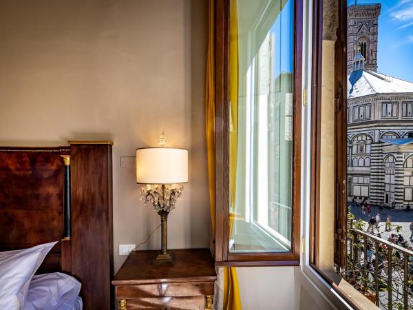 Luxury Bed and Breakfast Cerretani Palace : photo 9 de la chambre suite junior avec balcon