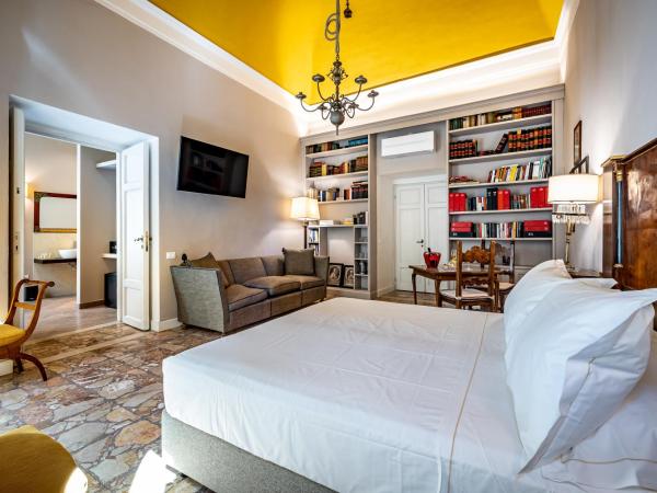 Luxury Bed and Breakfast Cerretani Palace : photo 7 de la chambre suite junior avec balcon
