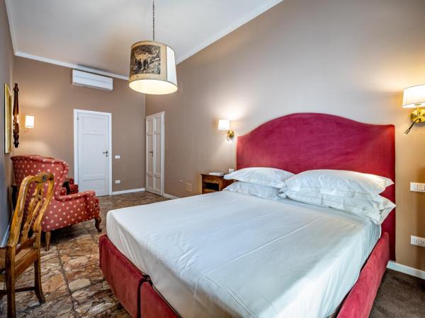 Luxury Bed and Breakfast Cerretani Palace : photo 6 de la chambre chambre double ou lits jumeaux supérieure avec vue sur ville