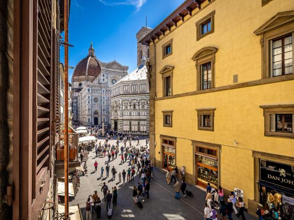 B&B Cerretani Palace : photo 5 de la chambre chambre double ou lits jumeaux supérieure avec vue sur ville